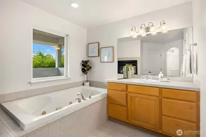 9021 Sand Point Way NE, Seattle, WA 98115 - Photo 16