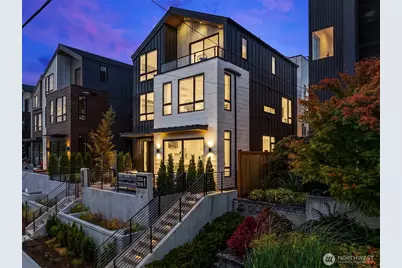 2530 30th Avenue W, Seattle, WA 98199 - Photo 2