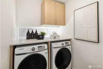 2530 30th Avenue W, Seattle, WA 98199 - Photo 16