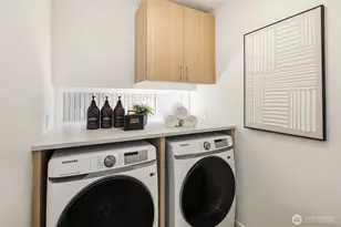 2530 30th Ave W, Seattle, WA 98199 - Photo 16