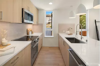 2528 30th Avenue W, Seattle, WA 98199 - Photo 4