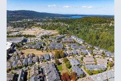 1804 10th Avenue NE #1320, Issaquah, WA 98029 - Photo 32