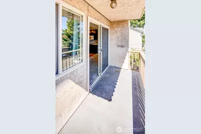 12035 32nd Avenue NE #304, Seattle, WA 98125 - Photo 18