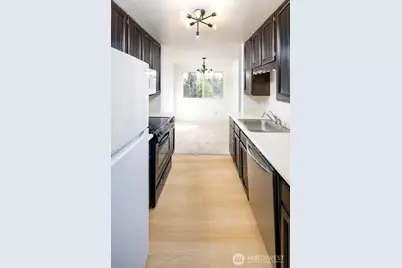 12035 32nd Avenue NE #304, Seattle, WA 98125 - Photo 4