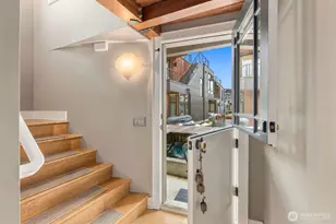 3146 Portage Bay Pl E, Seattle, WA 98102 - Photo 4