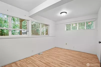 3240 90th Place SE, Mercer Island, WA 98040 - Photo 12