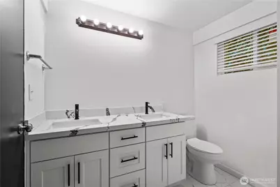 3240 90th Place SE, Mercer Island, WA 98040 - Photo 18