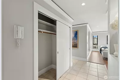 320 Melrose Avenue E #704, Seattle, WA 98102 - Photo 20