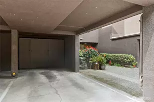 320 Melrose Ave E, Seattle, WA 98102 - Photo 22