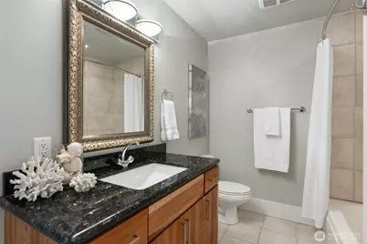320 Melrose Avenue E #704, Seattle, WA 98102 - Photo 16