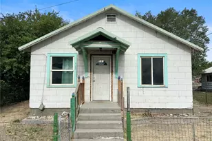428 Garfield St, Omak, WA 98841 - Photo 1