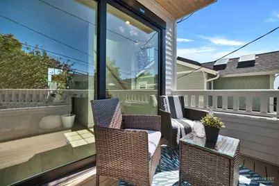 5549 B 34th Avenue NE, Seattle, WA 98105 - Photo 12
