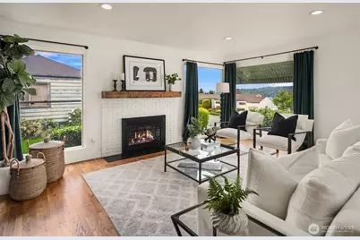 10945 Forest Avenue S, Seattle, WA 98178 - Photo 2