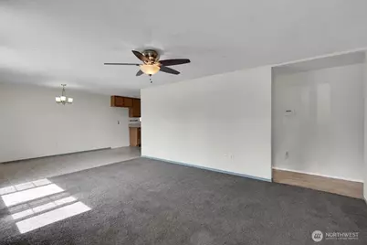 1621 113th Street S, Tacoma, WA 98444 - Photo 2