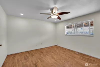 1621 113th Street S, Tacoma, WA 98444 - Photo 8