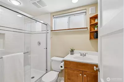 5260 16th Avenue NE, Seattle, WA 98105 - Photo 32