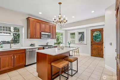 5260 16th Avenue NE, Seattle, WA 98105 - Photo 10