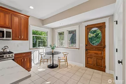 5260 16th Avenue NE, Seattle, WA 98105 - Photo 12