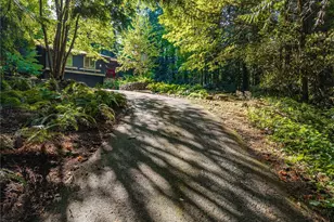 8051 NE Paulanna Ln, Bainbridge Island, WA 98110 - Photo 10