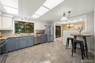 8051 NE Paulanna Ln, Bainbridge Island, WA 98110 - Photo 16