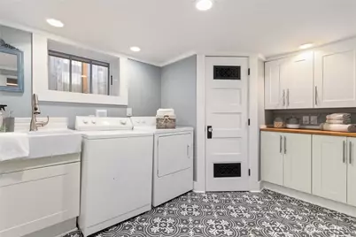 2141 7th Avenue W, Seattle, WA 98119 - Photo 32