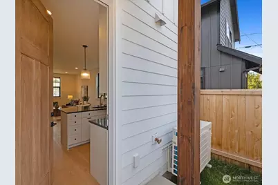2817 25th Street #B, Everett, WA 98201 - Photo 14