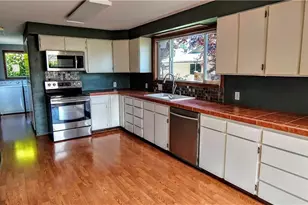 341 MacKenzie Dr, Camano Island, WA 98282 - Photo 2