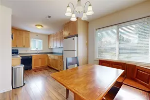 601 SE 6th St, College Place, WA 99324 - Photo 8