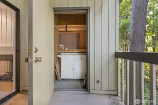 10819 NE 37th Pl, Bellevue, WA 98004 - Photo 28