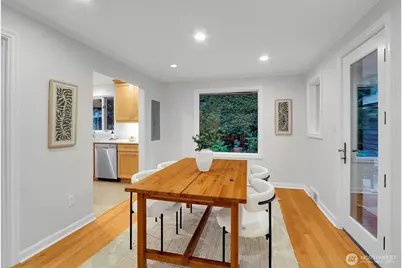10527 23rd Avenue NE, Seattle, WA 98125 - Photo 8