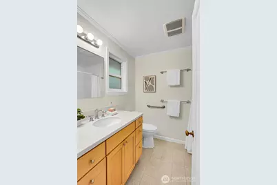 10527 23rd Avenue NE, Seattle, WA 98125 - Photo 14