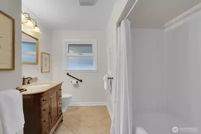 10527 23rd Avenue NE, Seattle, WA 98125 - Photo 18