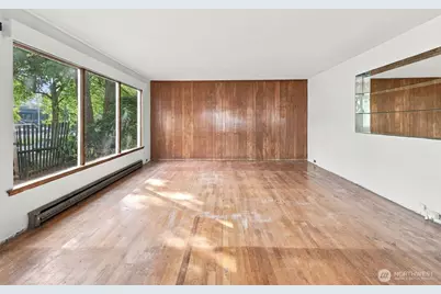 9555 College Way N, Seattle, WA 98103 - Photo 6