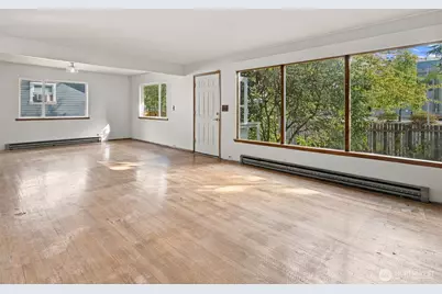 9555 College Way N, Seattle, WA 98103 - Photo 8