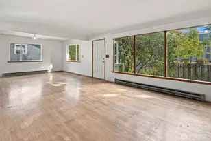 9555 College Way N, Seattle, WA 98103 - Photo 8