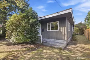 9555 College Way N, Seattle, WA 98103 - Photo 4