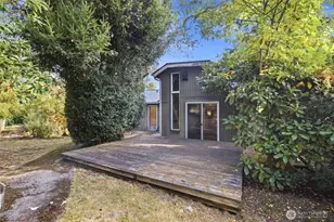 9555 College Way N, Seattle, WA 98103 - Photo 28