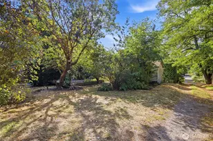 9555 College Way N, Seattle, WA 98103 - Photo 30