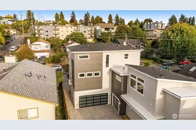 9251 Palatine Avenue N, Seattle, WA 98103 - Photo 2
