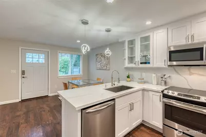 14213 Admiralty Way, Lynnwood, WA 98087 - Photo 10