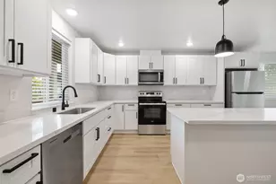 8621 S M St, Tacoma, WA 98444 - Photo 2