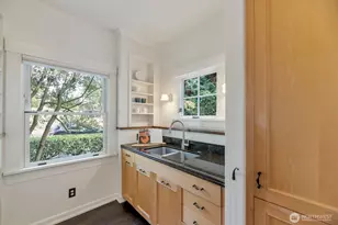 8057 12th Ave NE, Seattle, WA 98115 - Photo 10