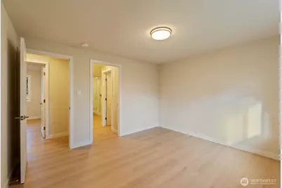 14522 NE 5th Street, Bellevue, WA 98007 - Photo 12