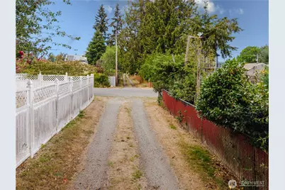 10050 13th Avenue NW, Seattle, WA 98177 - Photo 6