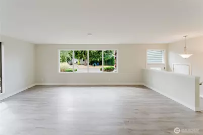 10050 13th Avenue NW, Seattle, WA 98177 - Photo 8