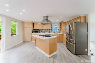 10050 13th Avenue NW, Seattle, WA 98177 - Photo 12
