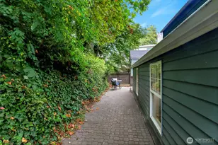 2157 Dexter Ave N, Seattle, WA 98109 - Photo 4