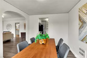 2157 Dexter Ave N, Seattle, WA 98109 - Photo 10