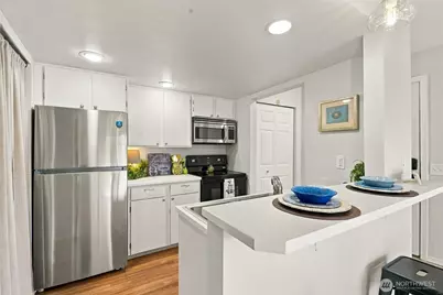 1410 W Casino Road #B13, Everett, WA 98204 - Photo 4