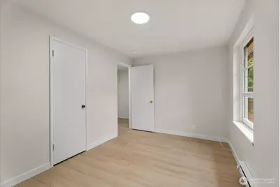 13525 Wallingford Avenue N, Seattle, WA 98133 - Photo 16